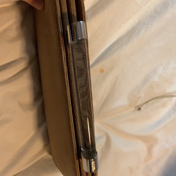 RODO BEIGE TAN LIGHT BROWN TEXTURED CONVERTIBLE CLUTCH BAG LUCITE HANDLE - Picture 3 of 8